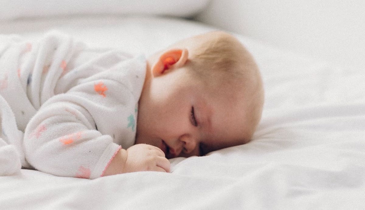 How To Get Pee Out Of A Mattress in 6 Easy Steps – 2025 Cleaning Guide